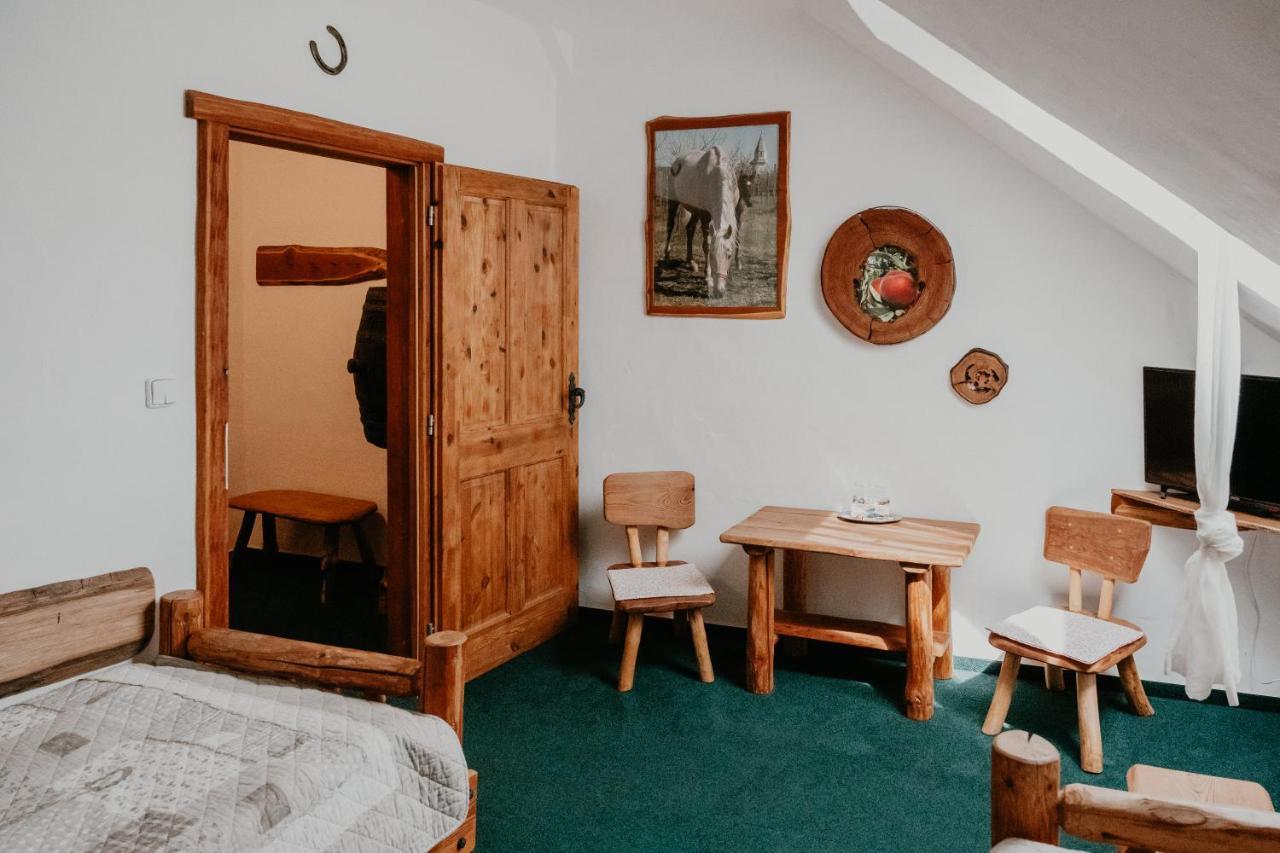 Hotel Osada Havranu à Hnanice  Extérieur photo