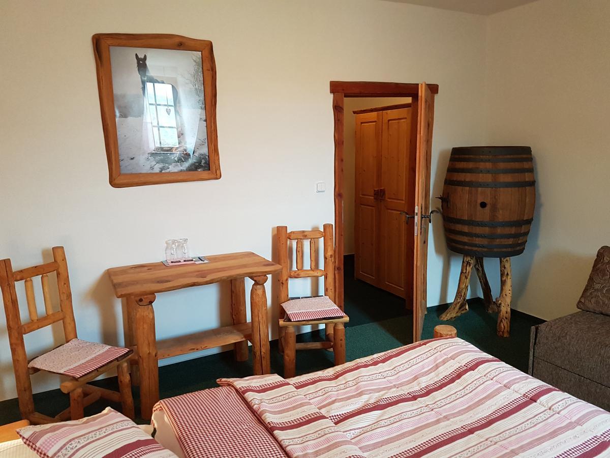 Hotel Osada Havranu à Hnanice  Extérieur photo